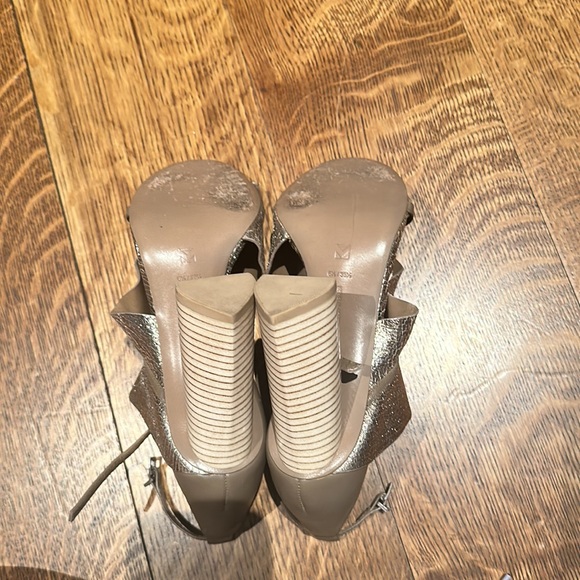 Mercedes Castillo ruffle catrina heel size 6.5 - Picture 4 of 5